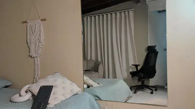 Snapshot of Thiago_moretti chatting on 02-12-26, 02:39 Thiago moretti online show from 02-12-26, 02:39