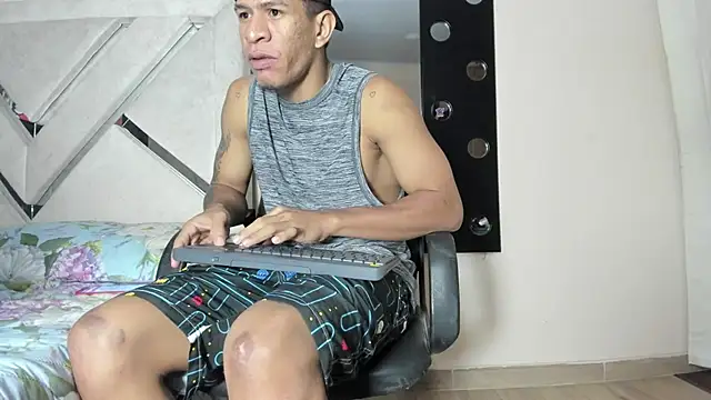 Snapshot of antonio_aguilarx chatting on 05-31-26, 11:27 antonio aguilarx online show from 05-31-26, 11:27