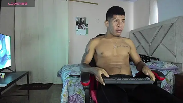 Snapshot of antonio_aguilarx chatting on 07-13-26, 02:49 antonio aguilarx online show from 07-13-26, 02:49