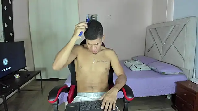 Snapshot of antonio_aguilarx chatting on 07-29-26, 06:29 antonio aguilarx online show from 07-29-26, 06:29