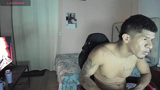 Snapshot of antonio_aguilarx chatting on 07-15-26, 01:34 antonio aguilarx online show from 07-15-26, 01:34