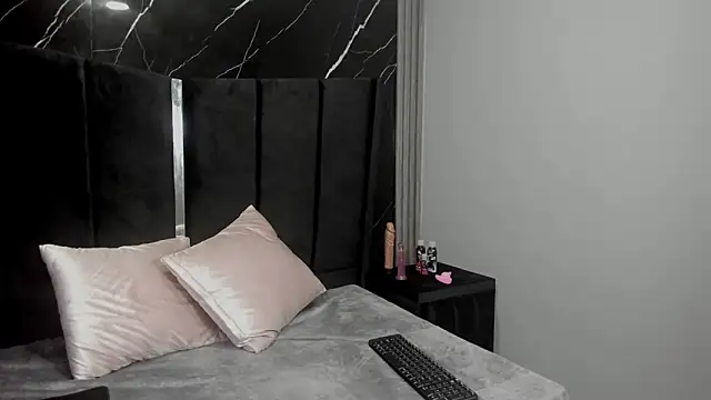 GraceAlexa12 online show from 02-17-26, 02:25