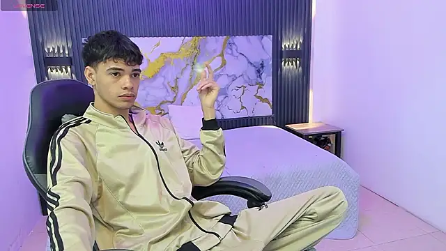 Dark Desiree18 online show from 02-05-26, 12:01