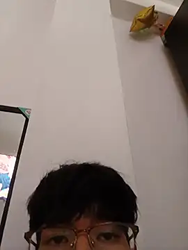 Snapshot of yankeee17 chatting on 07-21-26, 06:20 yankeee17 online show from 07-21-26, 06:20