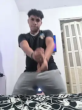 Snapshot of VersedChip chatting on 02-20-26, 10:12 VersedChip online show from 02-20-26, 10:12