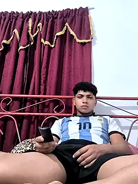 Snapshot of VersedChip chatting on 02-07-26, 12:07 VersedChip online show from 02-07-26, 12:07