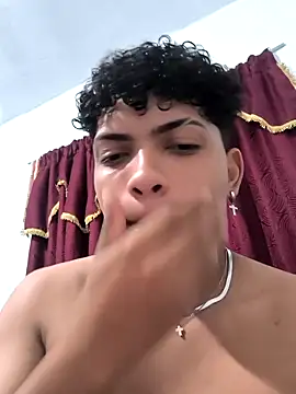 Snapshot of VersedChip chatting on 02-12-26, 08:14 VersedChip online show from 02-12-26, 08:14