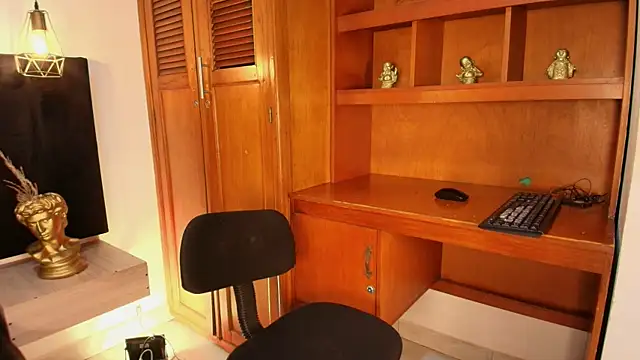 Latinblack 98 online show from 01-12-26, 02:24