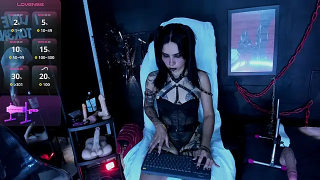 Snapshot of Electra_Darkk chatting on 05-15-26, 05:11 Electra Darkk online show from 05-15-26, 05:11