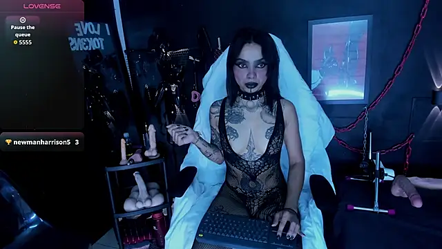Snapshot of Electra_Darkk chatting on 06-01-26, 04:39 Electra Darkk online show from 06-01-26, 04:39