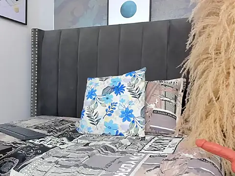 Anikka Albrite  online show from 06-01-26, 01:11