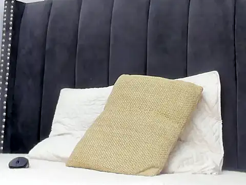 Anikka Albrite  online show from 04-07-26, 01:35