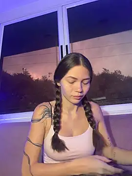 EmmaJhoons online show from 02-02-26, 11:53