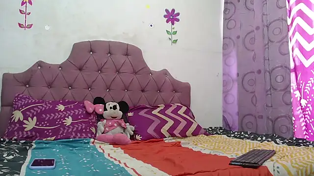 Snapshot of DannaTs1 chatting on 04-21-26, 04:02 DannaTs1 online show from 04-21-26, 04:02