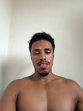 Snapshot of LorenzoBlack27 chatting on 04-20-26, 07:37 LorenzoBlack27 online show from 04-20-26, 07:37