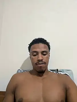 Snapshot of LorenzoBlack27 chatting on 06-12-26, 11:24 LorenzoBlack27 online show from 06-12-26, 11:24