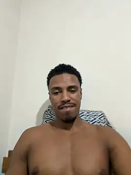 Snapshot of LorenzoBlack27 chatting on 06-10-26, 10:44 LorenzoBlack27 online show from 06-10-26, 10:44