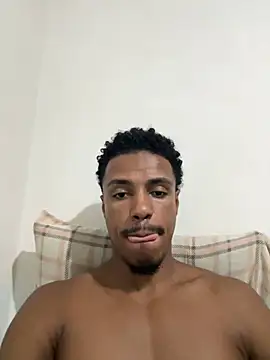 Snapshot of LorenzoBlack27 chatting on 04-19-26, 11:29 LorenzoBlack27 online show from 04-19-26, 11:29