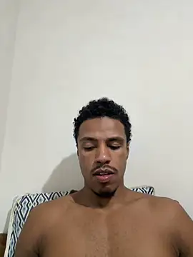Snapshot of LorenzoBlack27 chatting on 05-31-26, 02:39 LorenzoBlack27 online show from 05-31-26, 02:39