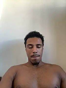 Snapshot of LorenzoBlack27 chatting on 05-31-26, 06:31 LorenzoBlack27 online show from 05-31-26, 06:31