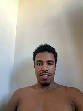 Snapshot of LorenzoBlack27 chatting on 05-31-26, 02:45 LorenzoBlack27 online show from 05-31-26, 02:45