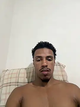 Snapshot of LorenzoBlack27 chatting on 04-17-26, 11:29 LorenzoBlack27 online show from 04-17-26, 11:29