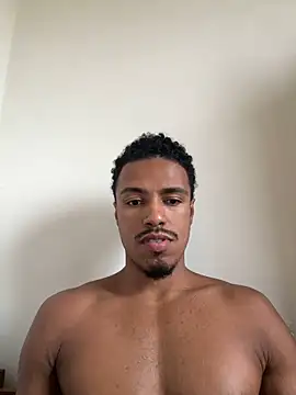 Snapshot of LorenzoBlack27 chatting on 05-19-26, 07:21 LorenzoBlack27 online show from 05-19-26, 07:21