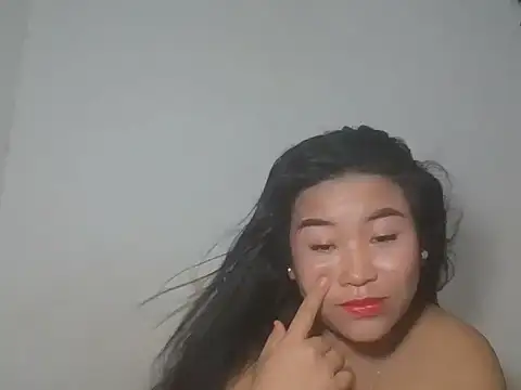 Snapshot of Zyeiii chatting on 05-24-26, 04:18 Zyeiii online show from 05-24-26, 04:18
