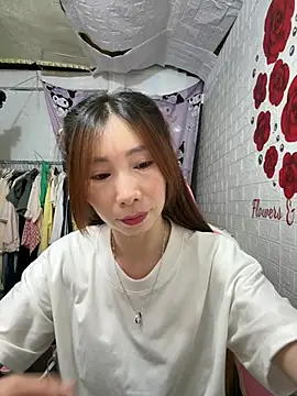 Snapshot of Adela-222 chatting on 06-29-26, 08:32 Adela-222 online show from 06-29-26, 08:32
