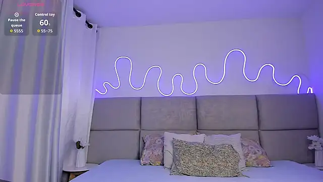 Snapshot of SamanthaKisss chatting on 01-09-26, 02:07 SamanthaKisss online show from 01-09-26, 02:07