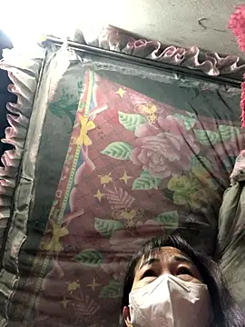 Snapshot of -Mery- chatting on 01-08-26, 10:27 -Mery- online show from 01-08-26, 10:27