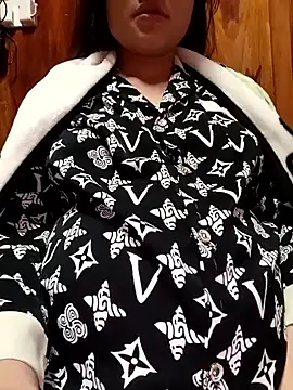 Shiny 68 online show from 01-18-26, 02:53