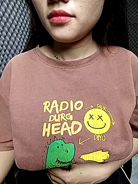 Shiny 68 online show from 04-24-26, 01:29