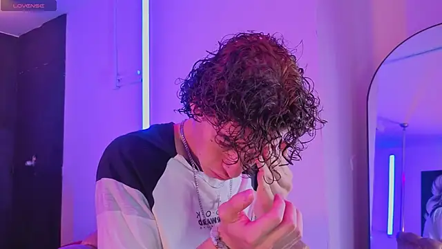 nova salvatore online show from 04-15-26, 02:39