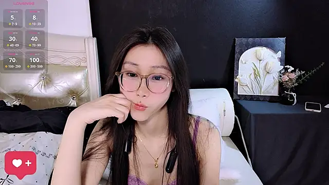 Queenbb88 online show from 04-19-26, 11:44