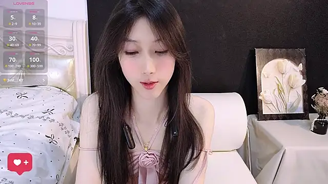 Snapshot of Queenbb88 chatting on 06-16-26, 11:54 Queenbb88 online show from 06-16-26, 11:54
