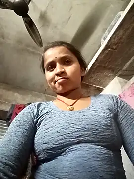 Snapshot of Hirdesh_sahu chatting on 04-15-26, 04:11 Hirdesh sahu online show from 04-15-26, 04:11