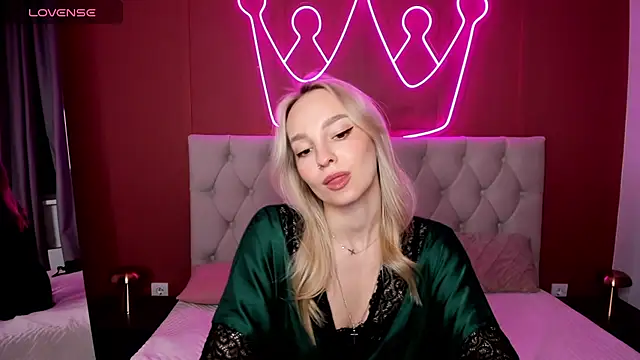 Snapshot of DaisyMellifluous chatting on 01-10-26, 12:33 DaisyMellifluous online show from 01-10-26, 12:33