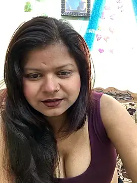 Snapshot of Attractive_Queen_ chatting on 01-10-26, 04:30 Attractive Queen online show from 01-10-26, 04:30