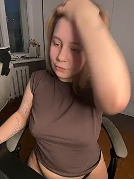 Snapshot of AnnaSeint chatting on 07-01-26, 05:35 AnnaSeint online show from 07-01-26, 05:35