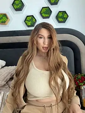 Snapshot of LucyBridgette chatting on 05-06-26, 11:14 LucyBridgette online show from 05-06-26, 11:14