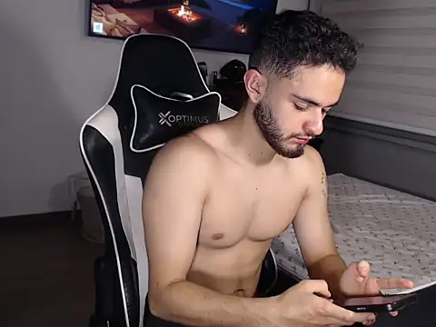 Snapshot of Massimo_jiovano chatting on 01-13-26, 11:52 Massimo jiovano online show from 01-13-26, 11:52