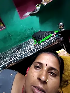 Snapshot of Reena_lodha chatting on 05-08-26, 04:00 Reena lodha online show from 05-08-26, 04:00