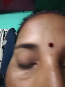 Snapshot of Reena_lodha chatting on 05-18-26, 10:03 Reena lodha online show from 05-18-26, 10:03