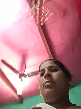 Snapshot of Reena_lodha chatting on 05-26-26, 07:28 Reena lodha online show from 05-26-26, 07:28
