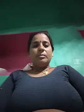 Snapshot of Reena_lodha chatting on 06-10-26, 11:06 Reena lodha online show from 06-10-26, 11:06