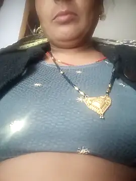 Snapshot of Reena_lodha chatting on 02-02-26, 03:22 Reena lodha online show from 02-02-26, 03:22