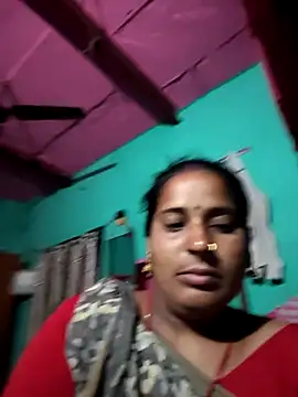 Snapshot of Reena_lodha chatting on 02-20-26, 10:33 Reena lodha online show from 02-20-26, 10:33