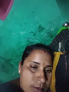 Snapshot of Reena_lodha chatting on 05-16-26, 03:33 Reena lodha online show from 05-16-26, 03:33