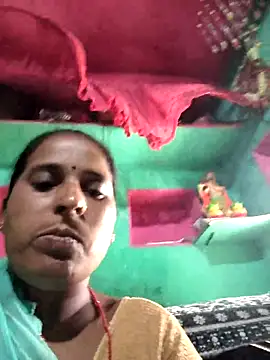 Snapshot of Reena_lodha chatting on 04-26-26, 08:11 Reena lodha online show from 04-26-26, 08:11